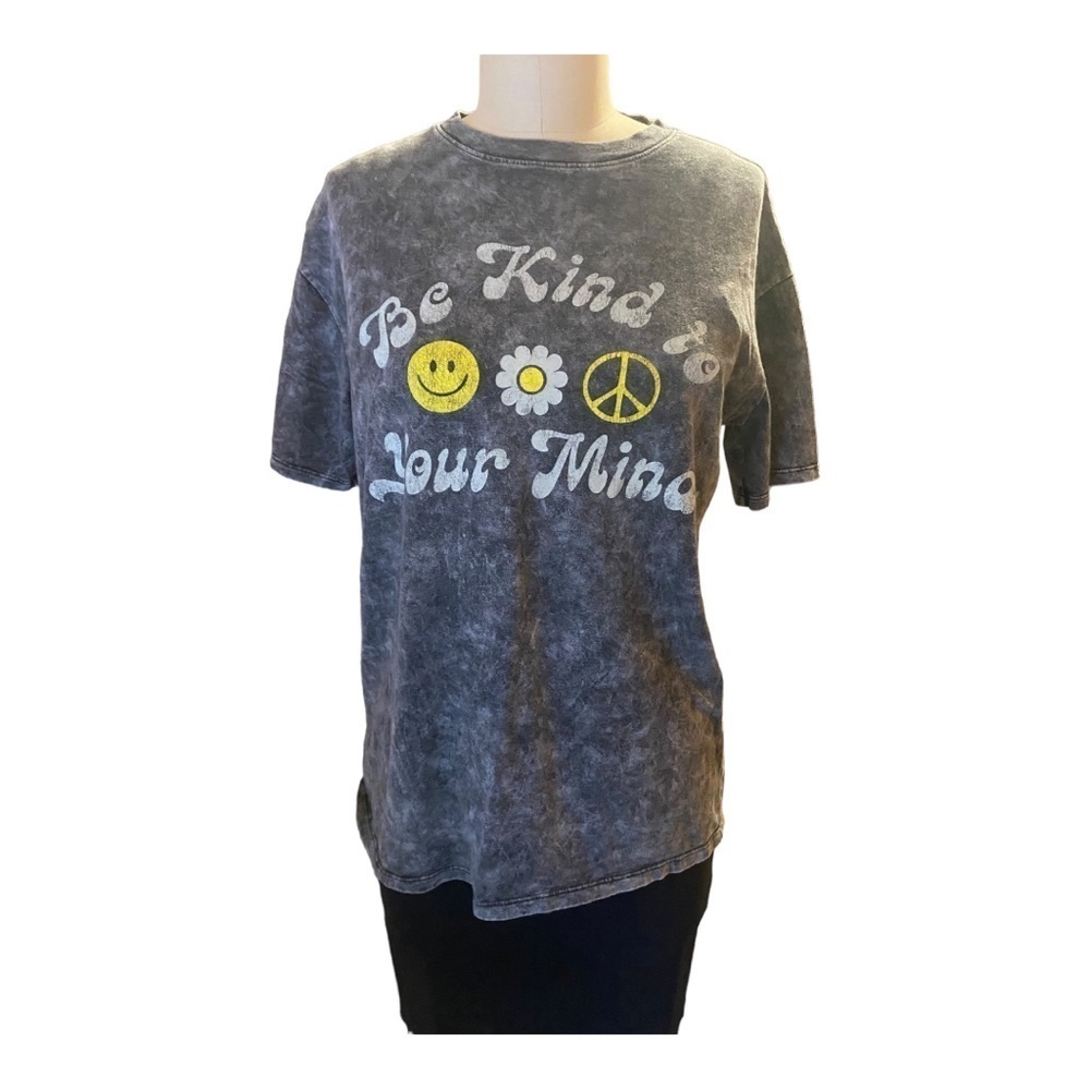 90’s style Acid wash graphic tee “Be Kind to your Mind” size M